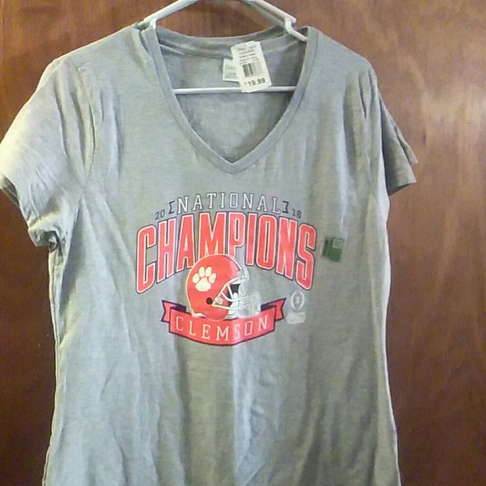 Ladies Clemson shirt. 3 for 10